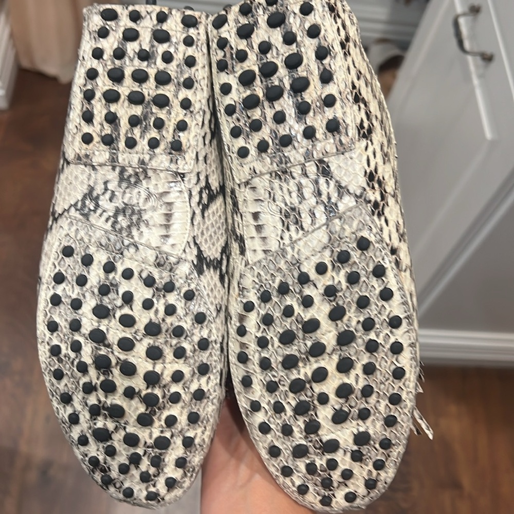 Tod’s Python Mules In Near Perfect Condition - image 4